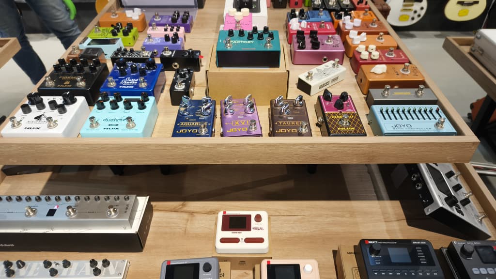 What Pedal Order Should I Use for Guitar Effects?