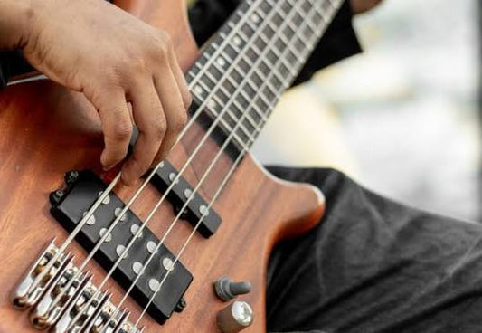 Four-String vs Five-String Bass. Which Should You Choose?