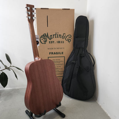 Martin DJR-10 02 Spruce Dreadnought Junior Acoustic Guitar Sitka Spruce Top Sapele Back & Side With Gig Bag