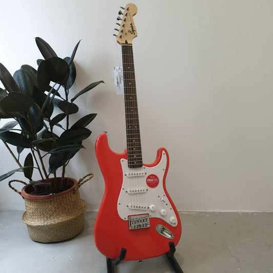 FENDER Squier Bullet SSS Stratocaster Hardtail Electric Guitar, Laurel FB, Fiesta Red