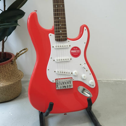 FENDER Squier Bullet SSS Stratocaster Hardtail Electric Guitar, Laurel FB, Fiesta Red