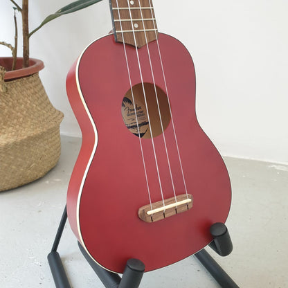 Fender Venice 21 inch Soprano Ukulele, Walnut FB , Cherry