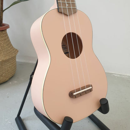 Fender Venice 21 inch Soprano Ukulele, Walnut FB , Shell Pink