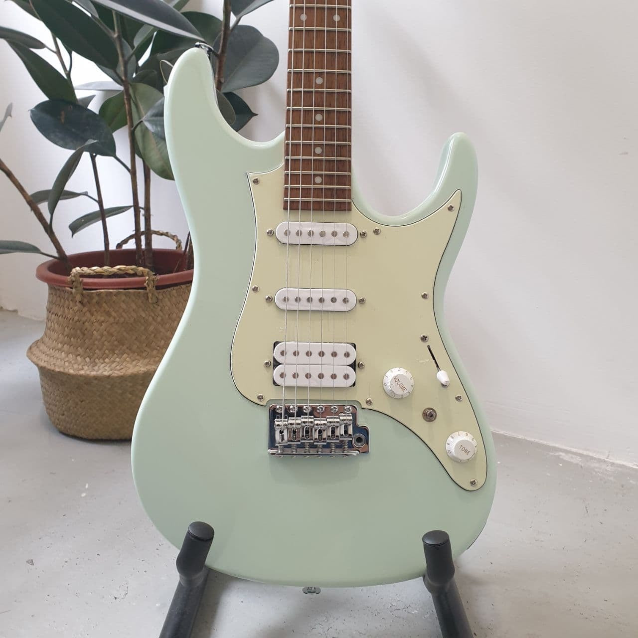 Ibanez AZES40 ストラトタイプ Mint Green 新品同様 Ibanez AZ