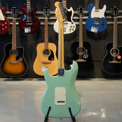 Fender Limited Edition Player Stratocaster SSS Pick Up Electric Guitar, Pau Ferro FB - Surf Green