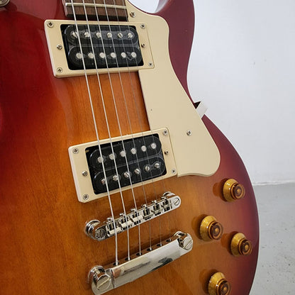 Cort CR100 Double Humbucker (HH) Les Paul Design Electric Guitar with Bag - Cherry Red Sunburst