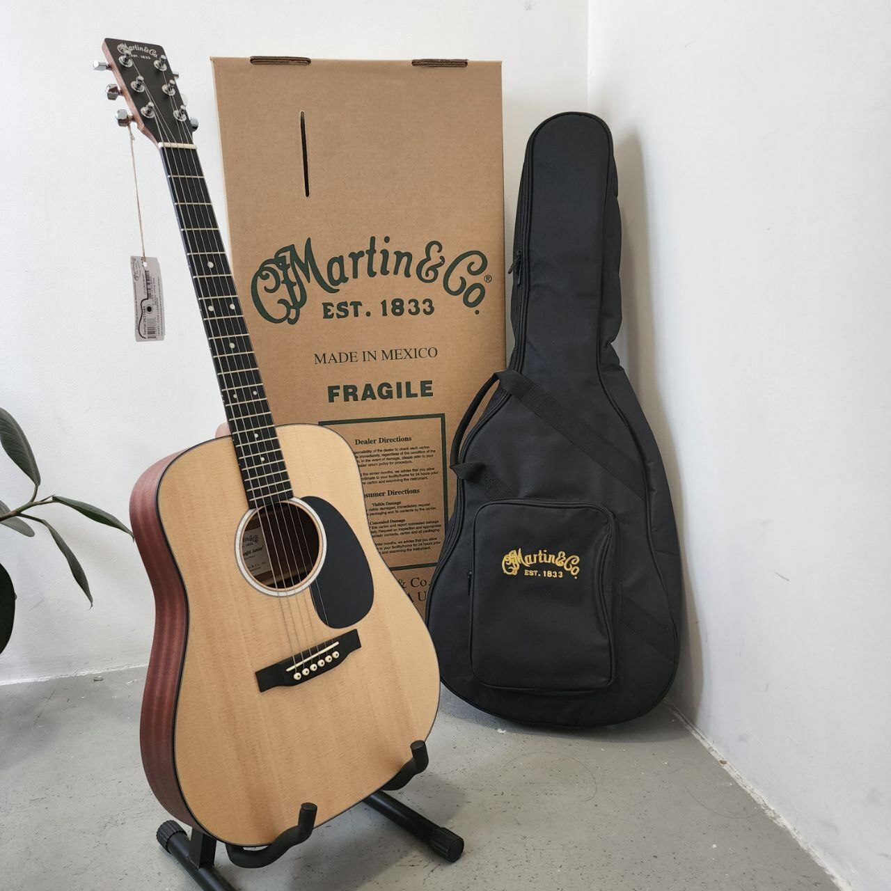 Martin DJR-10 02 Spruce Dreadnought Junior Acoustic Guitar