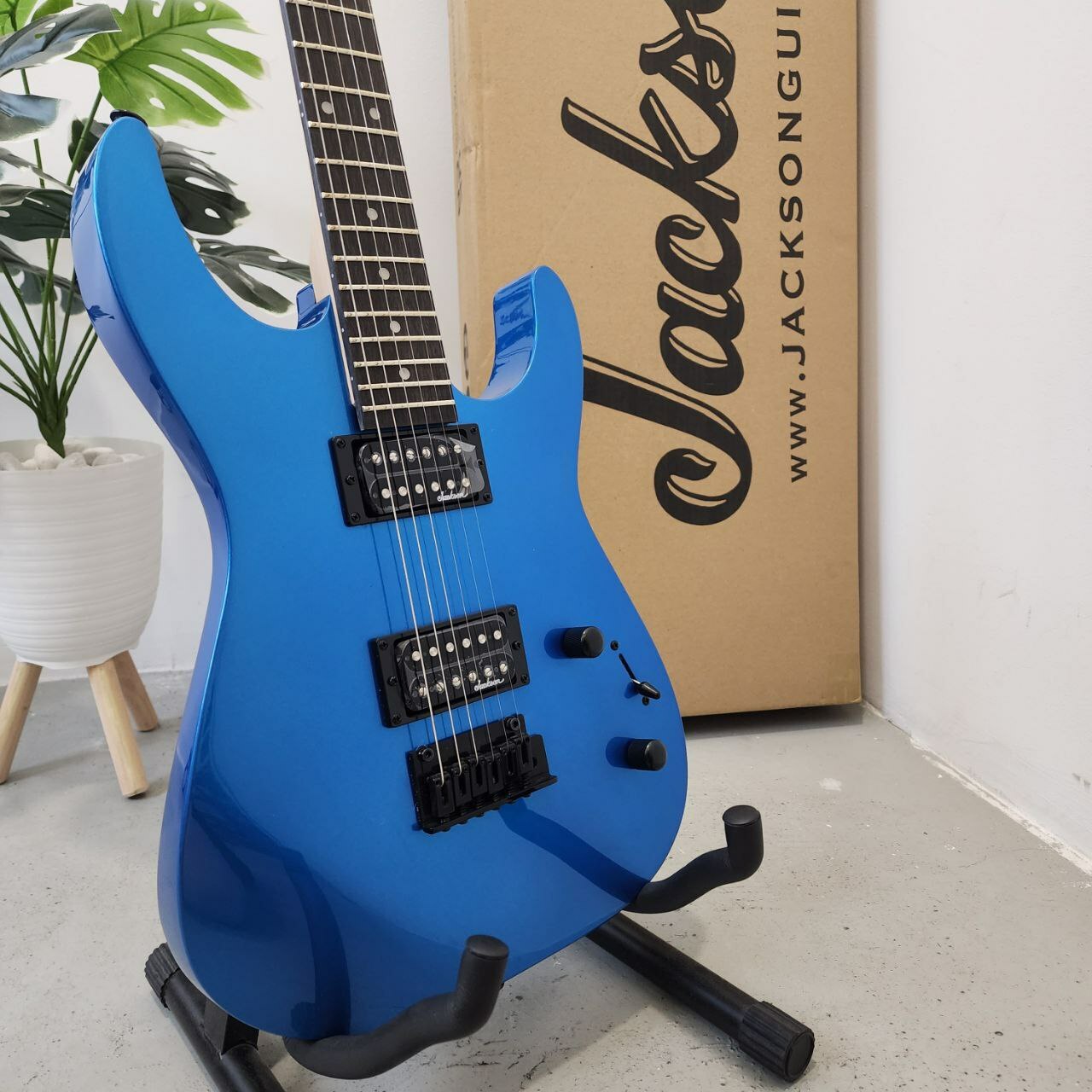 Jackson Dinky JS11 Electric Guitar – Metallic Blue (HH Pickup