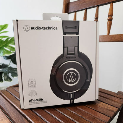 Audio Technica ATH-M40x Professional Monitor Headphones (ATH M40x / ATHM40x / M40)