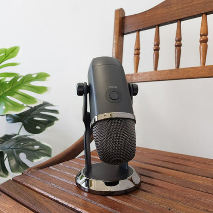 Logitech LFC BLUE Yeti X Professional USB Condenser Microphone by Logitech - Blackout