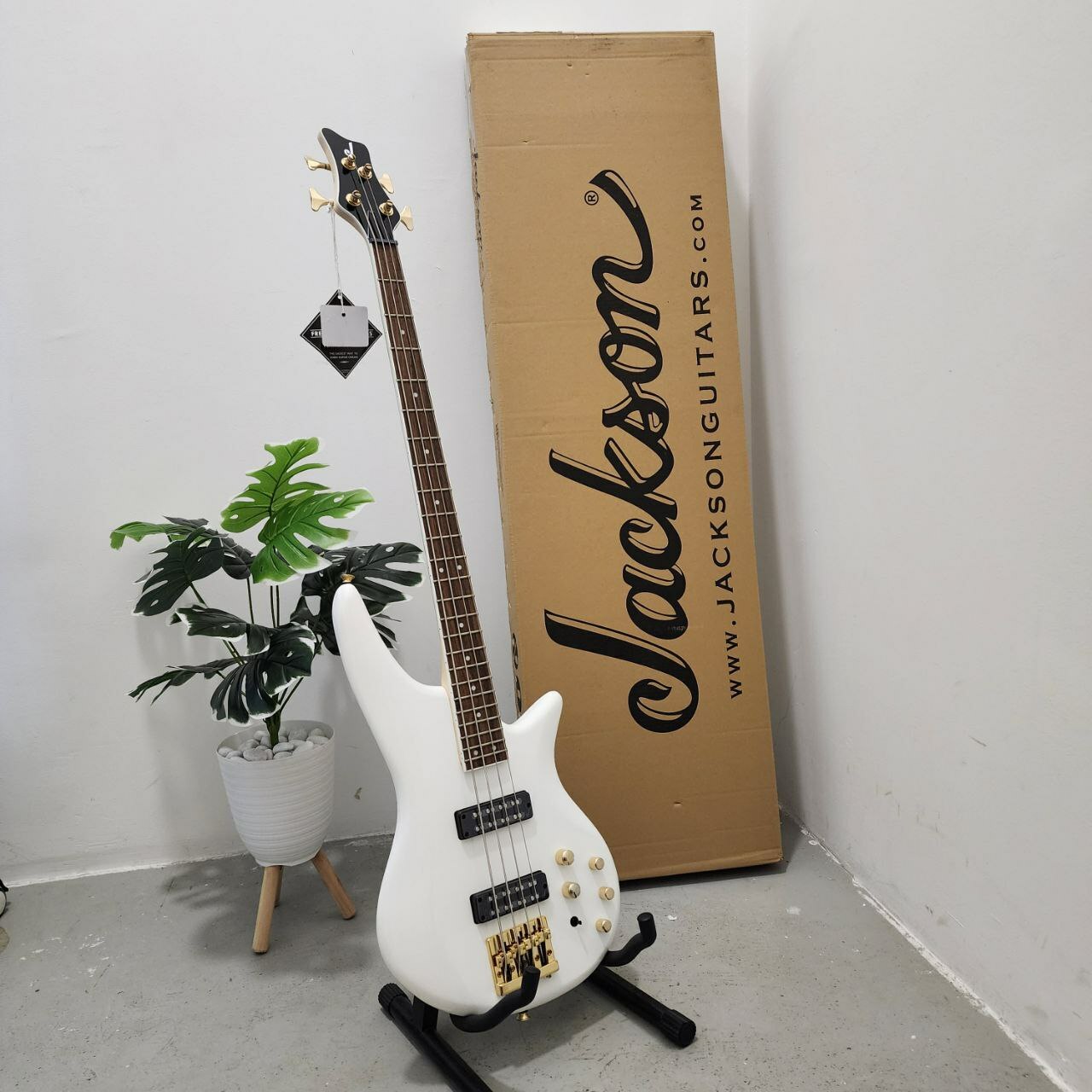 ギター 's effects BOR - White Made in Japan Traditional 2025 Collection 60s Jaguar RW White