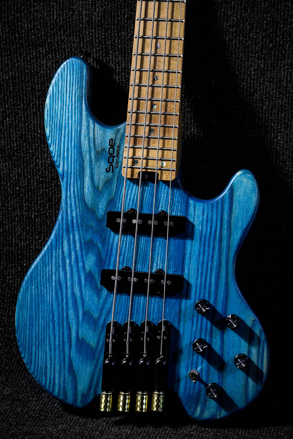 SQOE SEBS990 Headless Short Scale Bass – Active & Passive