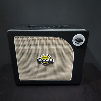 Mooer Hornet 30, 30-Watt Combo Guitar Amplifier BLACK ( DH06 / DH-06 )