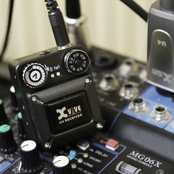 Xvive U4 Wireless In-ear Monitoring System – GUITARLICIOUS
