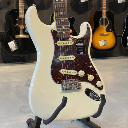 Fender American Professional II Stratocaster Electric Guitar, Rosewood FB - Olympic White ( ST / Strat )