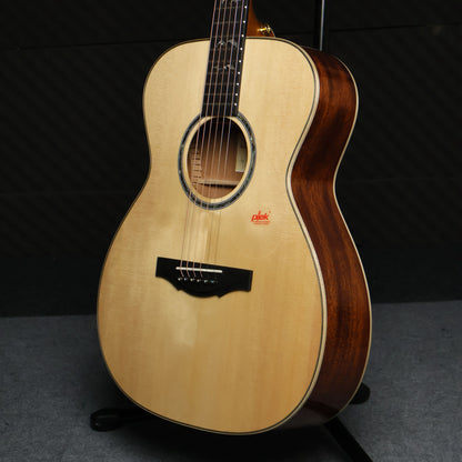 Kepma A1-OM Series Solid Sitka Spruce Top, Side & Back Solid Mahagony OM Body Acoustic Guitar w Case ( A1OM / A1-OM-N )