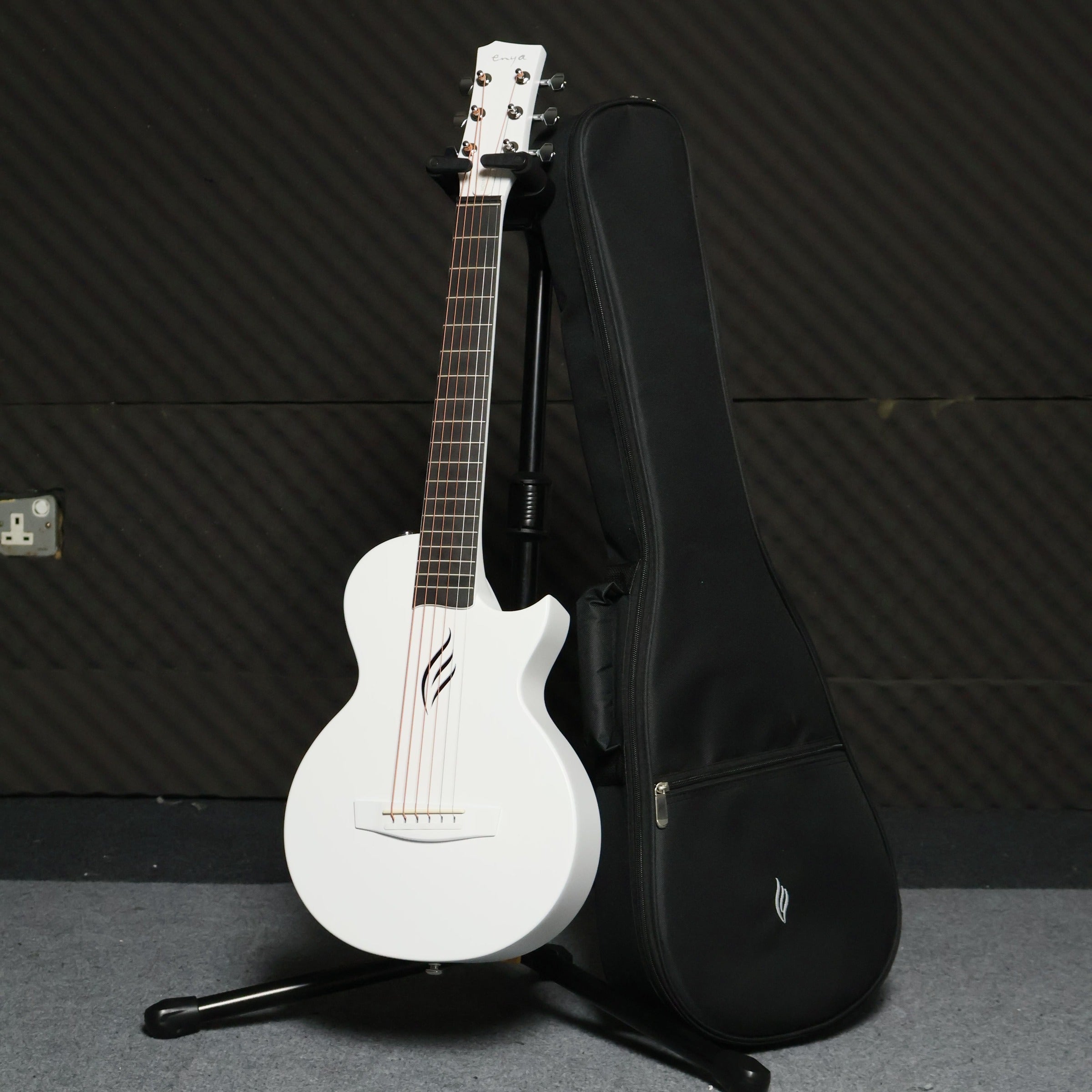 Enya Nova Go Mini Acoustic Guitar 32 inch (1/4) - White