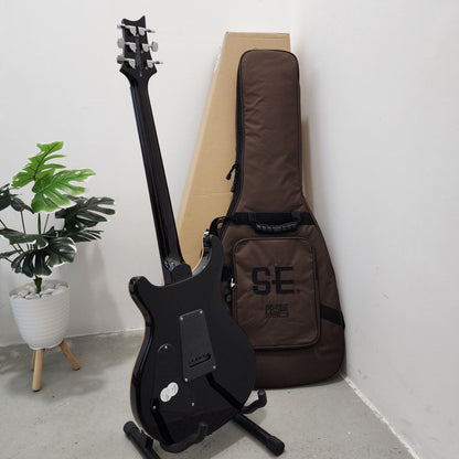 PRS SE Custom 24 Electric Guitar with Bag, Black Gold (P13-107993-BG-CU44BG)