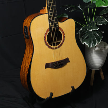 GAMMA GM-570 with EQ Dreadnought 41" Acoustic Guitar with Cutaway & Armrest ( GM570 / GM 570 / GM-570-41 / GM-570-EQ )