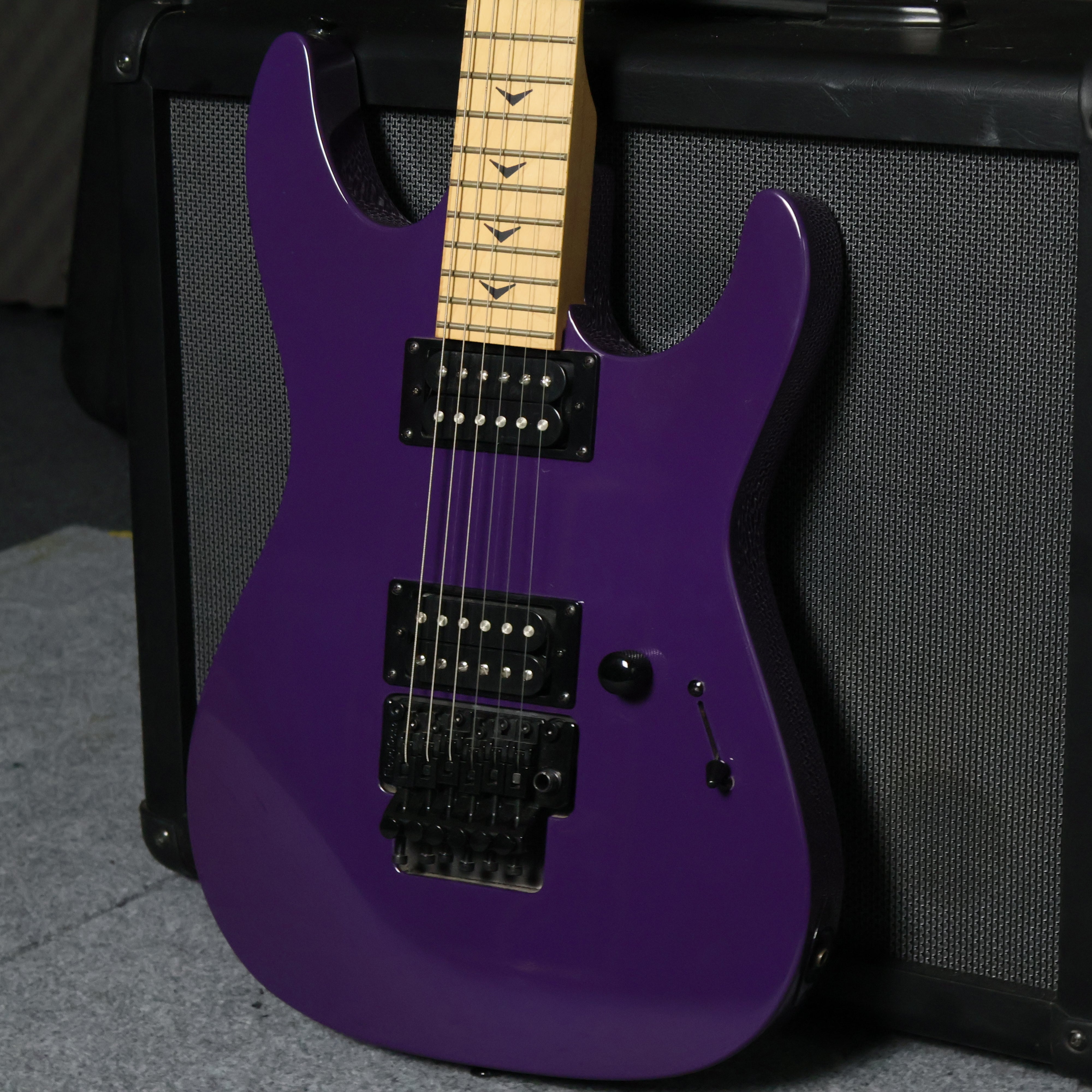 Dean Custom Zone II Maple Fretboard Floyd Rose, Electric Guitar - Purp –  GUITARLICIOUS