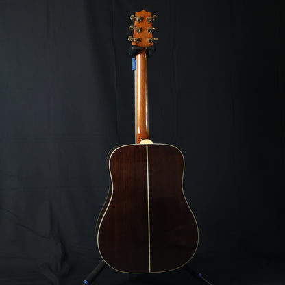 TAKAMINE GD51 NAT Dreadnought Cutaway Solid Spruce Top, Black Walnut Back & Side - NATURAL GD 51 GD-51 GD51NAT