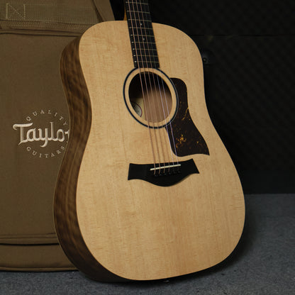 Taylor Big Baby Taylor Acoustic Guitar With Gig Bag , 38inch ( BBT )