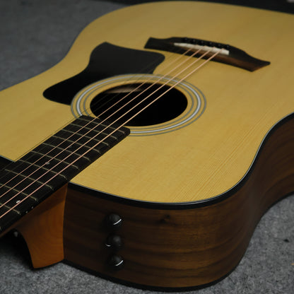 Taylor 110e Dreadnought Acoustic-Electric Guitar with Gig Bag ( 110-E / 110 E )