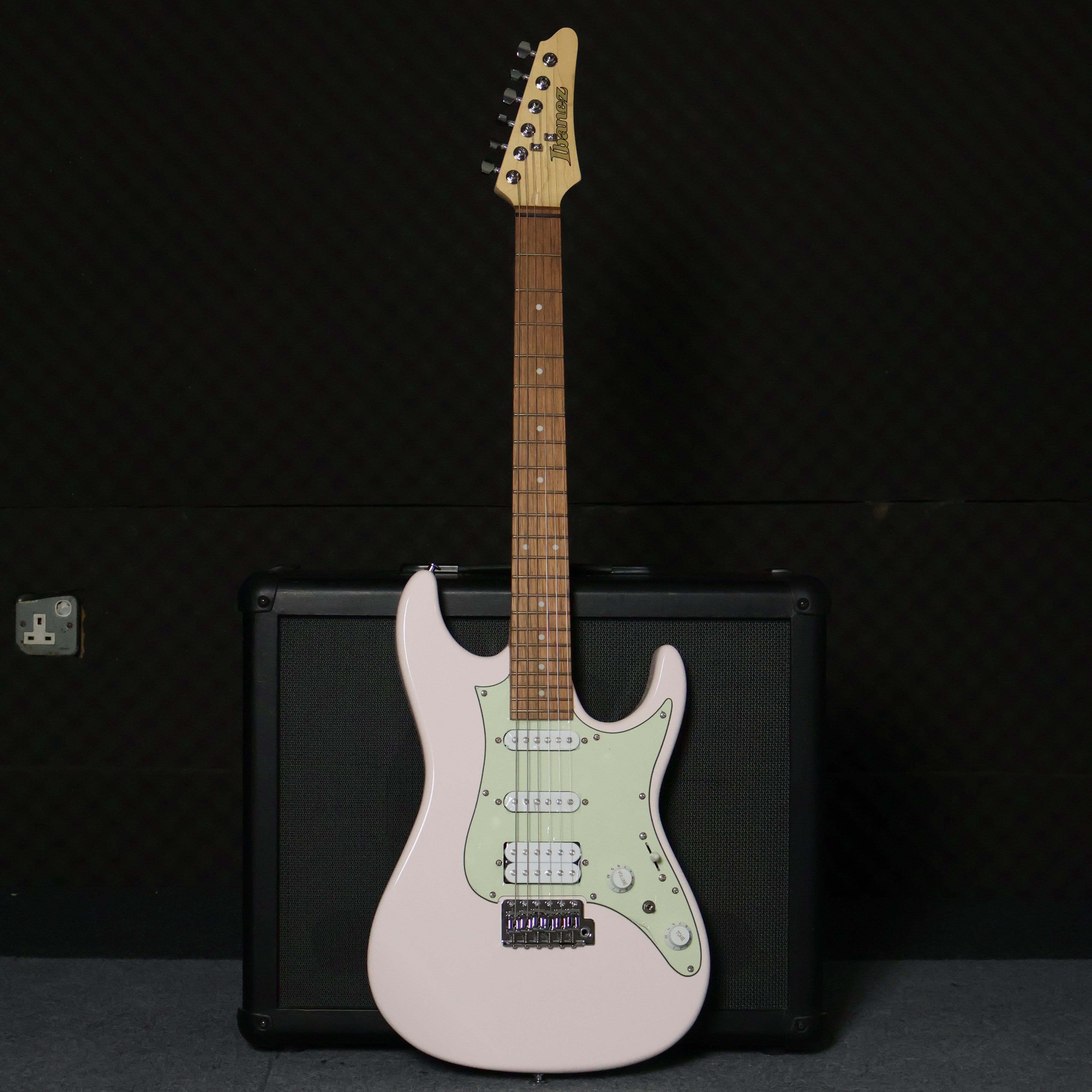 Ibanez AZES40 HSS Pick up Electric Guitar with Tremolo