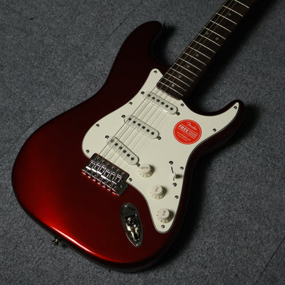 Squier by Fender Classic Vibe 60s Stratocaster (SSS) Electric Guitar wIth Tremolo, Laurel FB, Candy Apple Red ( CV60S )