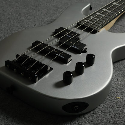 Jackson JS Series JS1X Concert Mini Short Scale Bass Minion Guitar, Amaranth FB , Satin Silver ( JS1 / JS-1X / JS / Mini Bass )