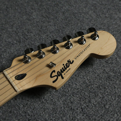 Squier Sonic Stratocaster SSS Electric Guitar with White Pickguard & Tremolo , Maple FB - Black (BUNDLE DEALS)