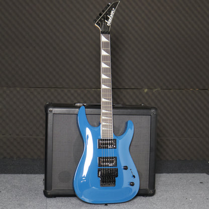 Jackson JS Series Dinky Archtop JS32 DKA Double Humbucker (HH) Floyd Rose Electric Guitar, Amaranth FB - Bright Blue