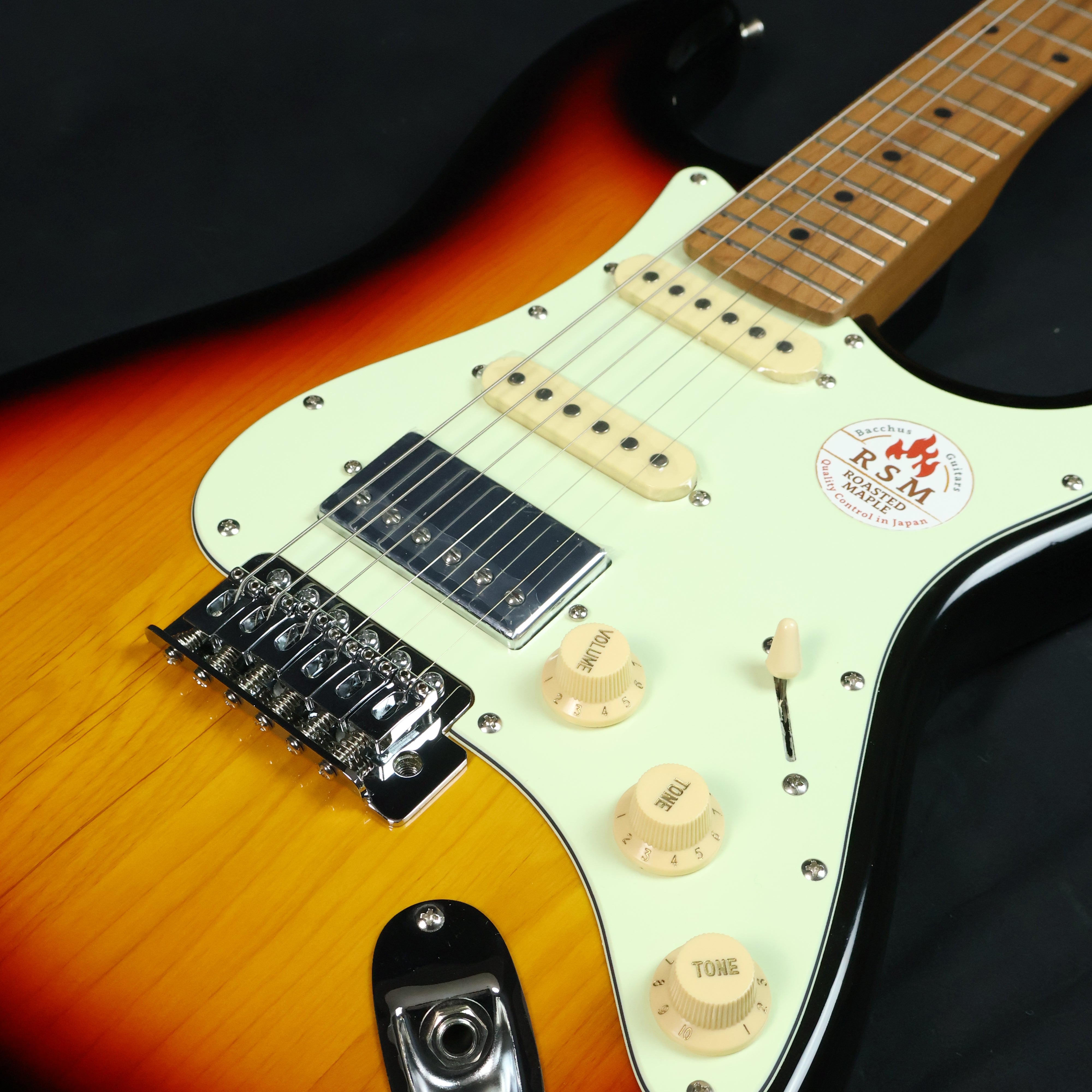 Bacchus BST-2-RSM/M Roasted Maple Fretboard, Stratocaster Electric Gui –  GUITARLICIOUS