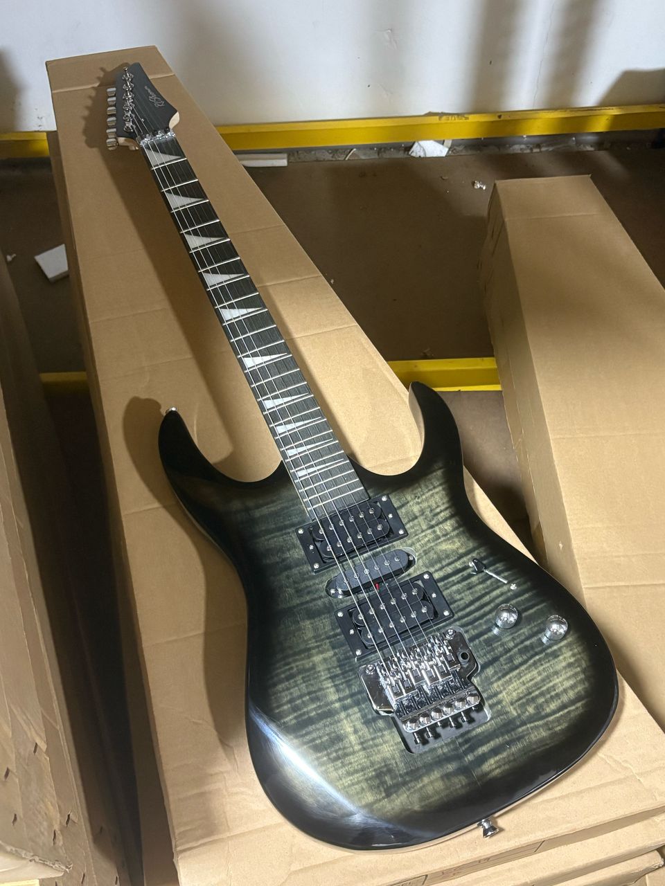 SIGMA Series Floyd Rose Electric Guitar HSH with Tremolo Floating Bridge System ( RCStromm / KG-21 / KG21 )