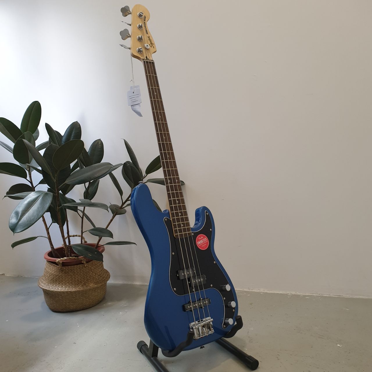 Squier Affinity Series Precision 4 String Bass Guitar Lake Placid