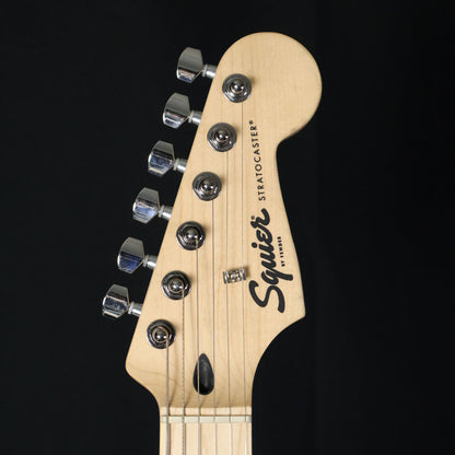 Squier Sonic Stratocaster HSS Electric Guitar with Black Pickguard, Maple FB - Black (BUNDLE DEALS)