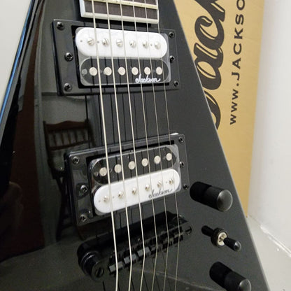 Jackson JS Series King V JS32T with Double Humbucker Electric Guitar, Amaranth FB - Gloss Black (JS32 / JS32T / JS-32 )