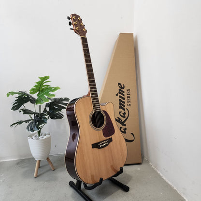 Takamine GD93CE NAT Dreadnought Cutaway Solid Spruce Top, Black Walnut 3PCS Back w Maple, Acoustic-Electric TK-40D EQ