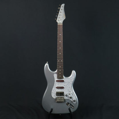 SQOE SEST700, Glitter Super Stratocaster HSS Electric Guitar with Alter Switch - Silver ( SEST-700 / SEST / SEST700-SV )